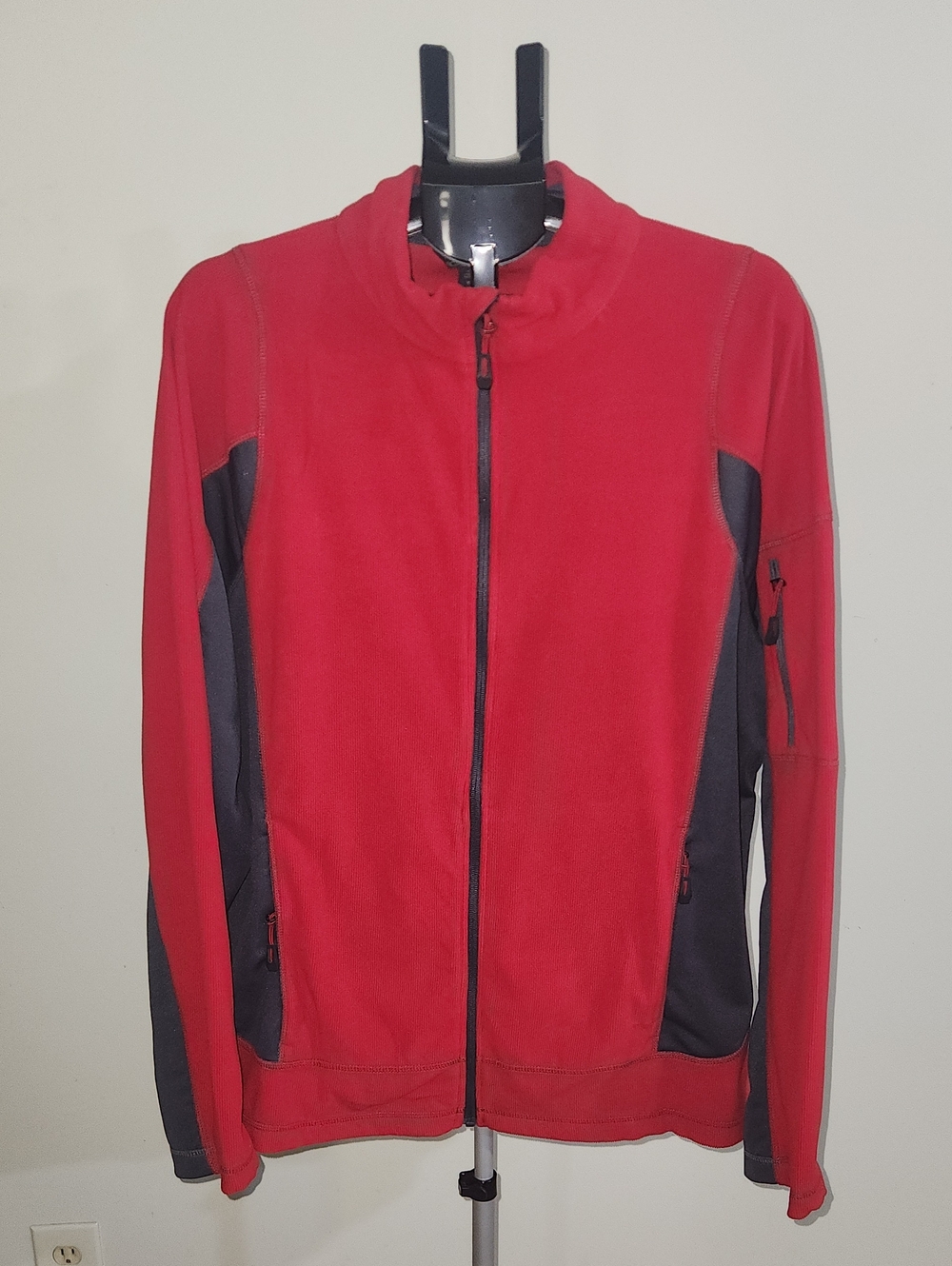 North End Men's Red Full-Zip Fleece Jacket with Charcoal Panels. XL.